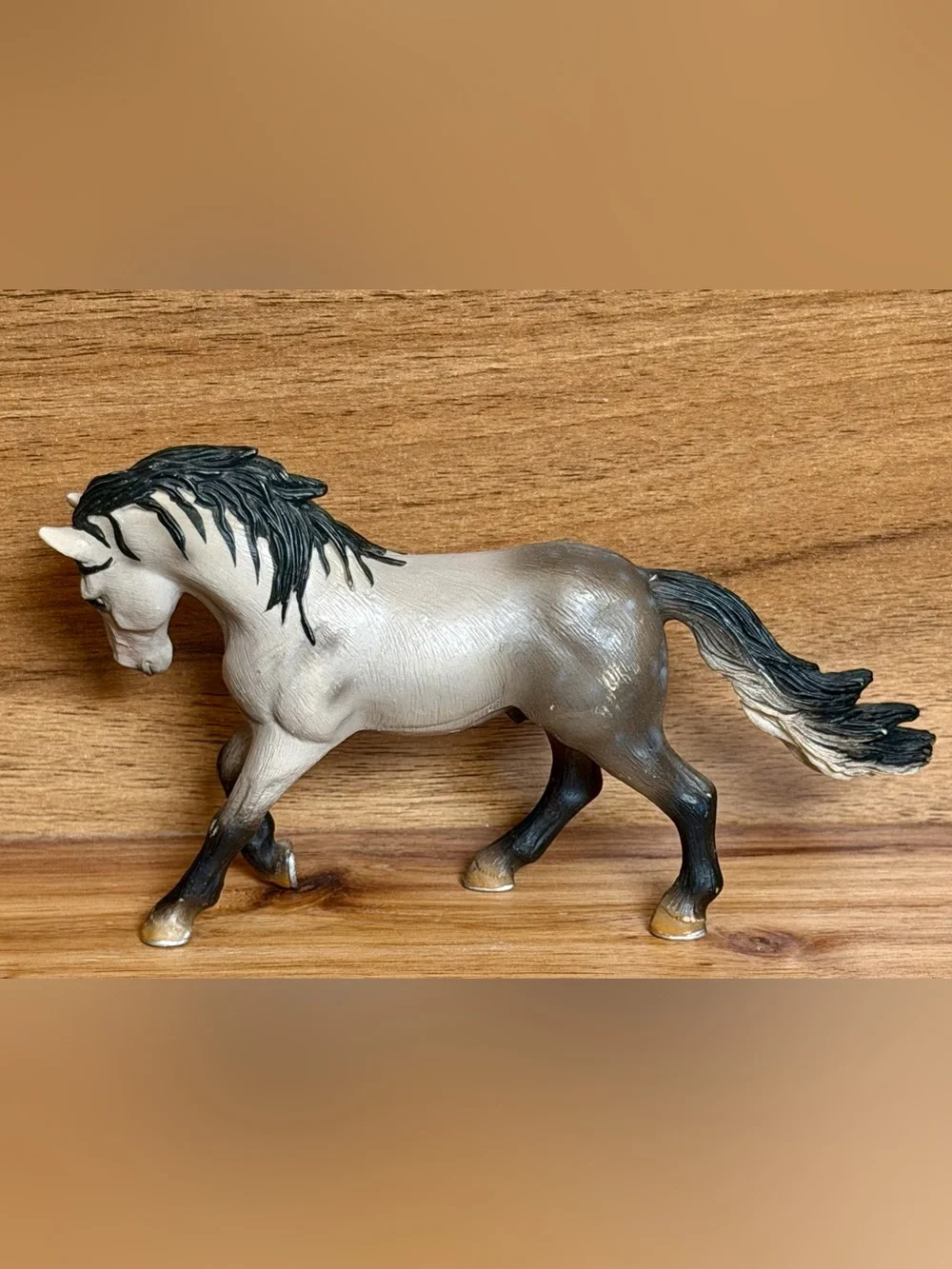 schleich realistic grey
